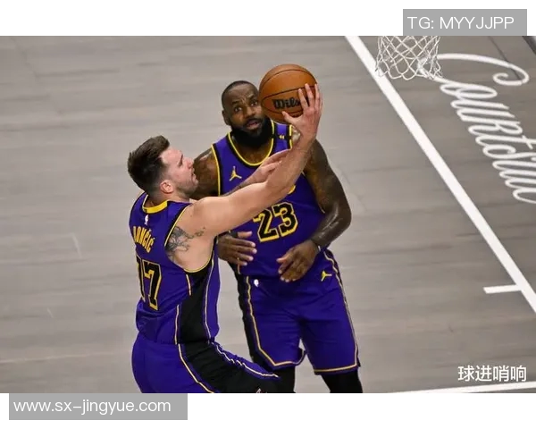火箭队大胜湖人队豪取五连胜,詹姆斯全场表现不佳被质疑是否处于状态下滑 火箭队大胜湖人队豪取五连胜,詹姆斯全场表现不佳被质疑是否处于状态下滑